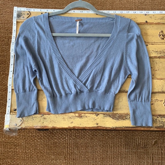 FREE PEOPLE STRETCH SLATE BOHO CROP TOP SWEATER M - Picture 2 of 10